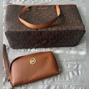 Michael Kors purse w/matching wallet